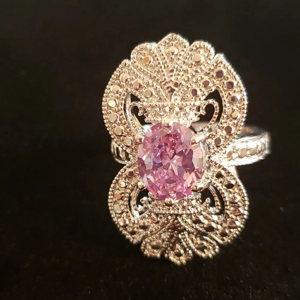 Very Pretty Vintage Silvertone Statement Ring with Light Purple Stone Sz…